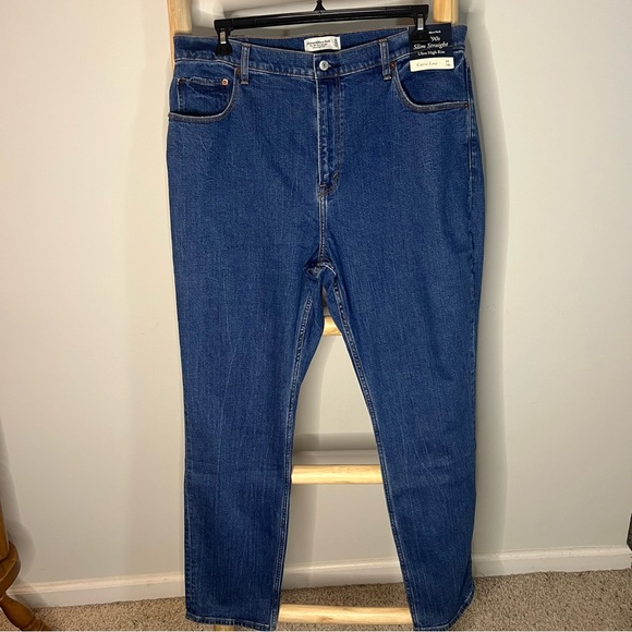 Abercrombie & Fitch Curve Love Ultra HighRise 90s Slim Straight Jean 34/18 35/20 - Picture 2 of 15